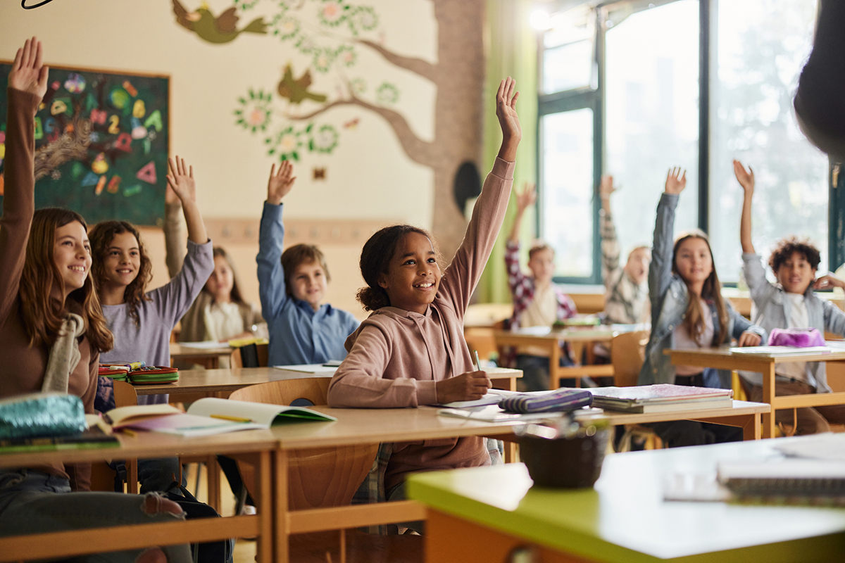 happy-elementary-students